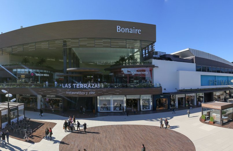 detalle plaza exterior centro comercial bonaire