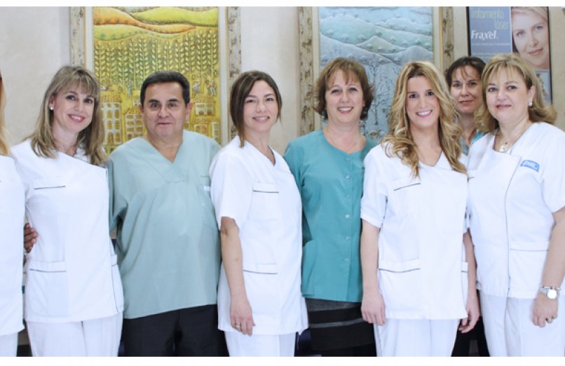 equipo médico de clínica serrano