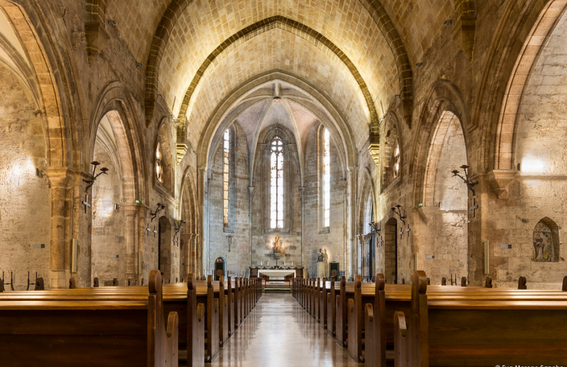 San Juan del Hospital interior