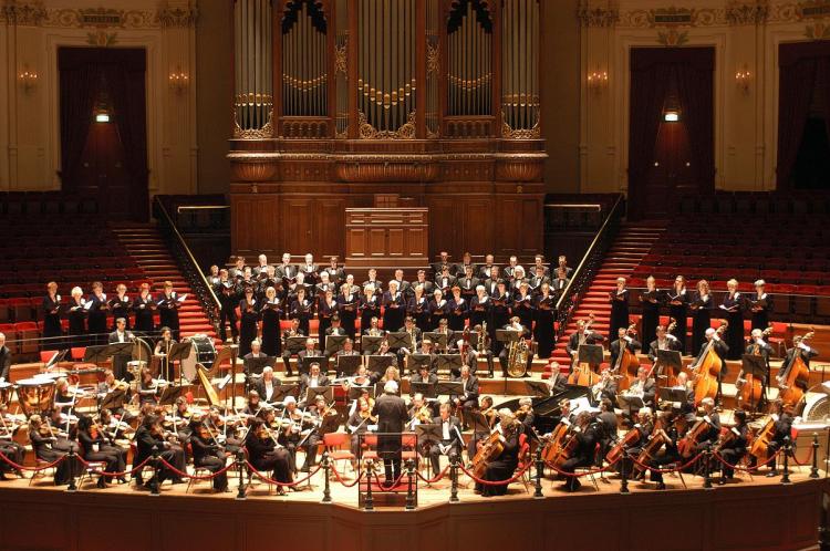 Orquesta tocando ‘Carmina Burana’ y Beethoven en el Palacio de Congresos