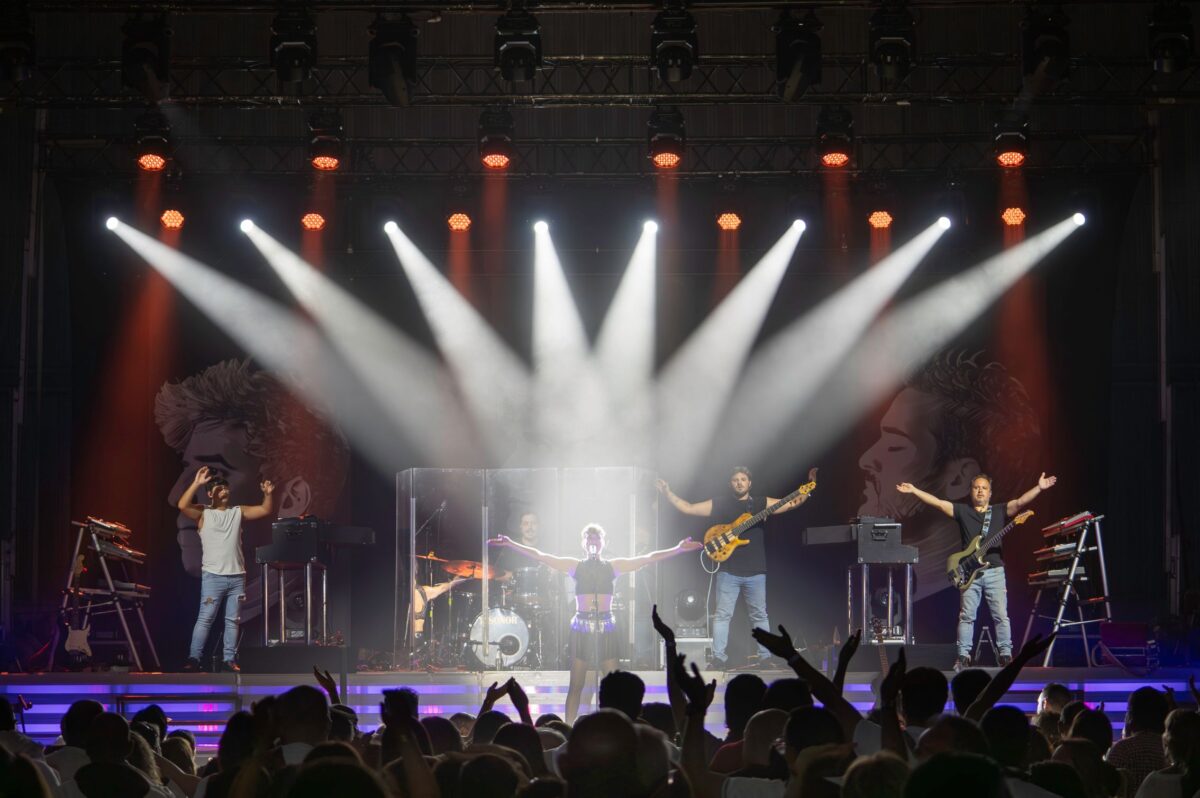 Homenaje a Mecano con Hija de la Luna en València