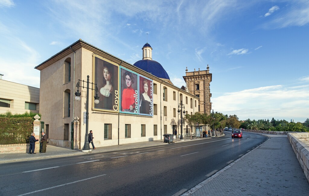 Vista fachada principal del Museo de Bellas Artes San Pio V de Valencia