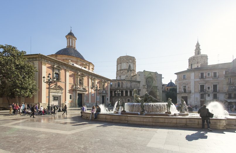 plaza virgen fuente central