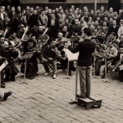 Imagen en blanco y negro de musicos en san miquel dels reis