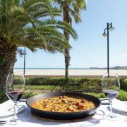 Paella con vistas al mar