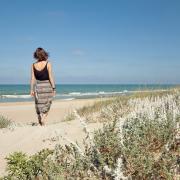 playa el saler Albufera chica paseando